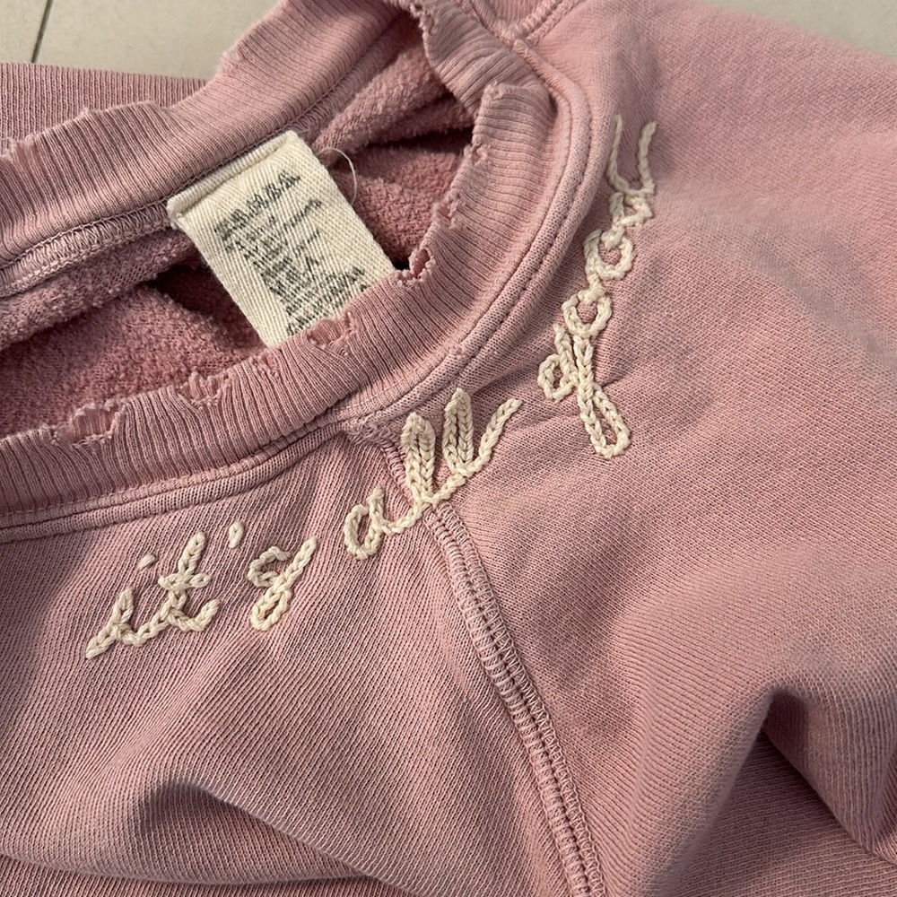 I stole my boyfriend’s shirt sweatshirt